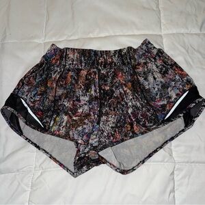 Women's Multicolor Lululemon Hotty Hot Shorts 2.5”